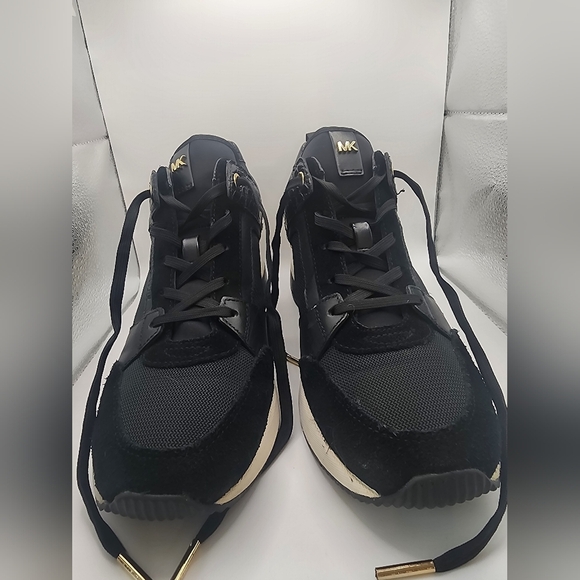 Michael Kors Wedge Sneakers Back And Gold Size 8.5. - Picture 1 of 9